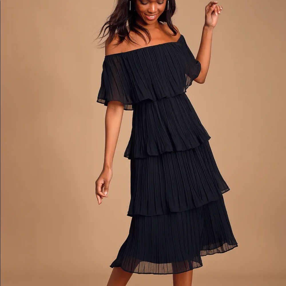 Lulu’s Black Off The Shoulder Ruffle Midi Dress - Size M